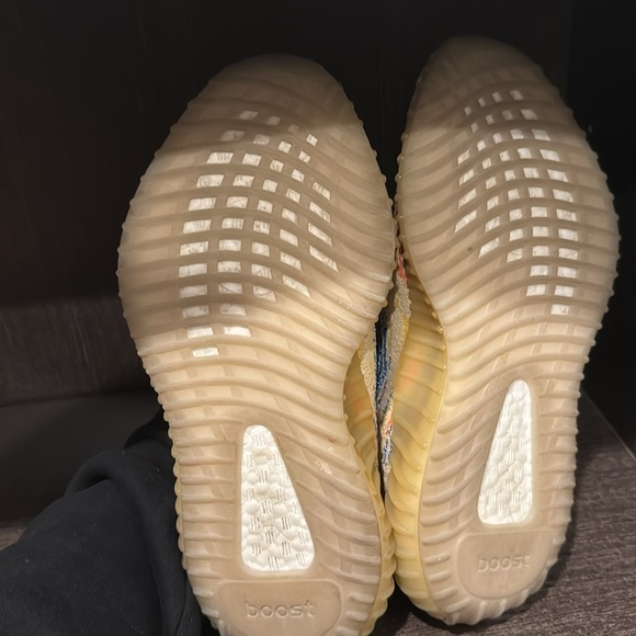 Yeezy sneakers - Picture 8 of 8